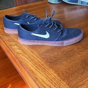 Size 11 Nike custom Stefan Janoski shoes